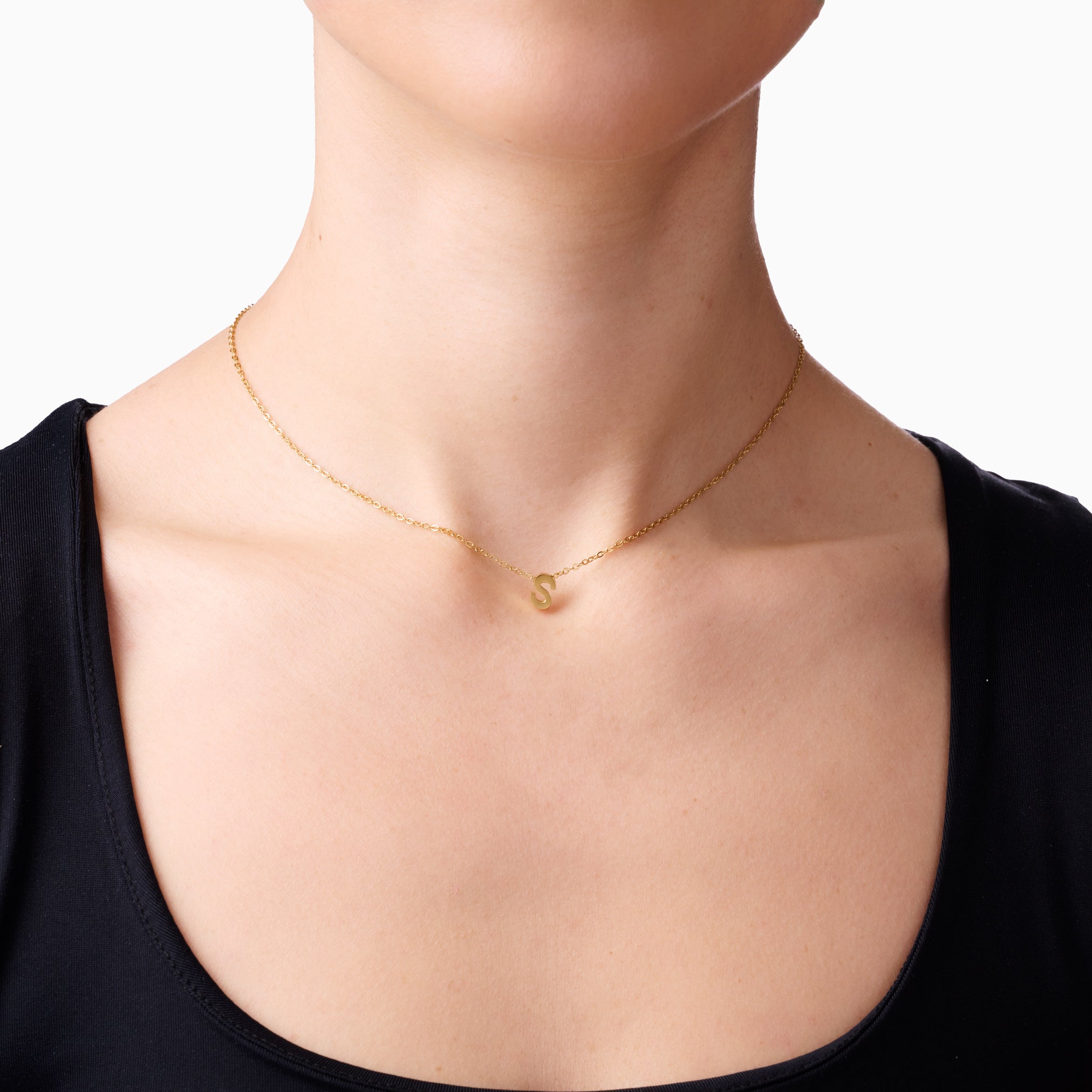 INITIAL NECKLACE