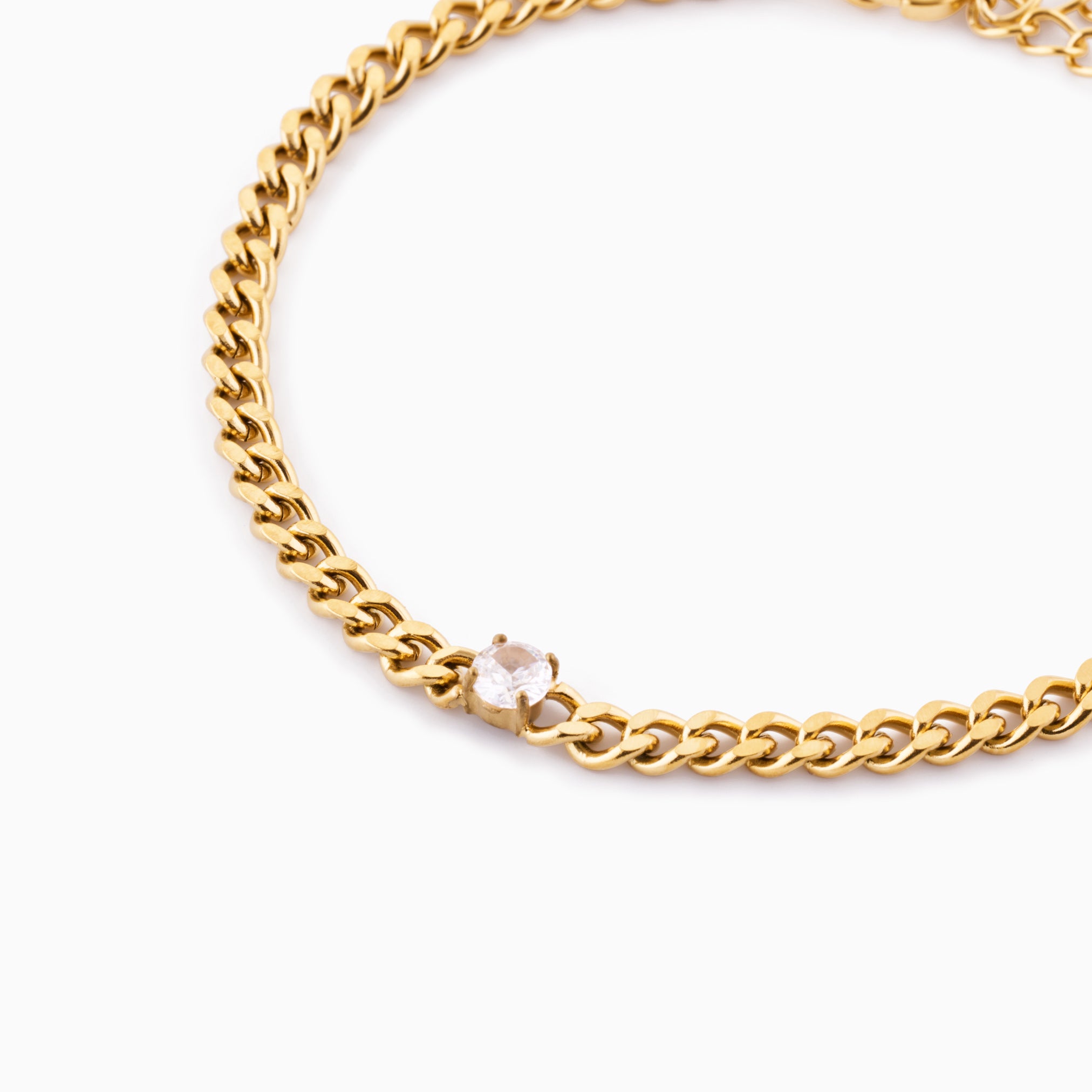 EVERMORE ROUND PENDANT BRACELET