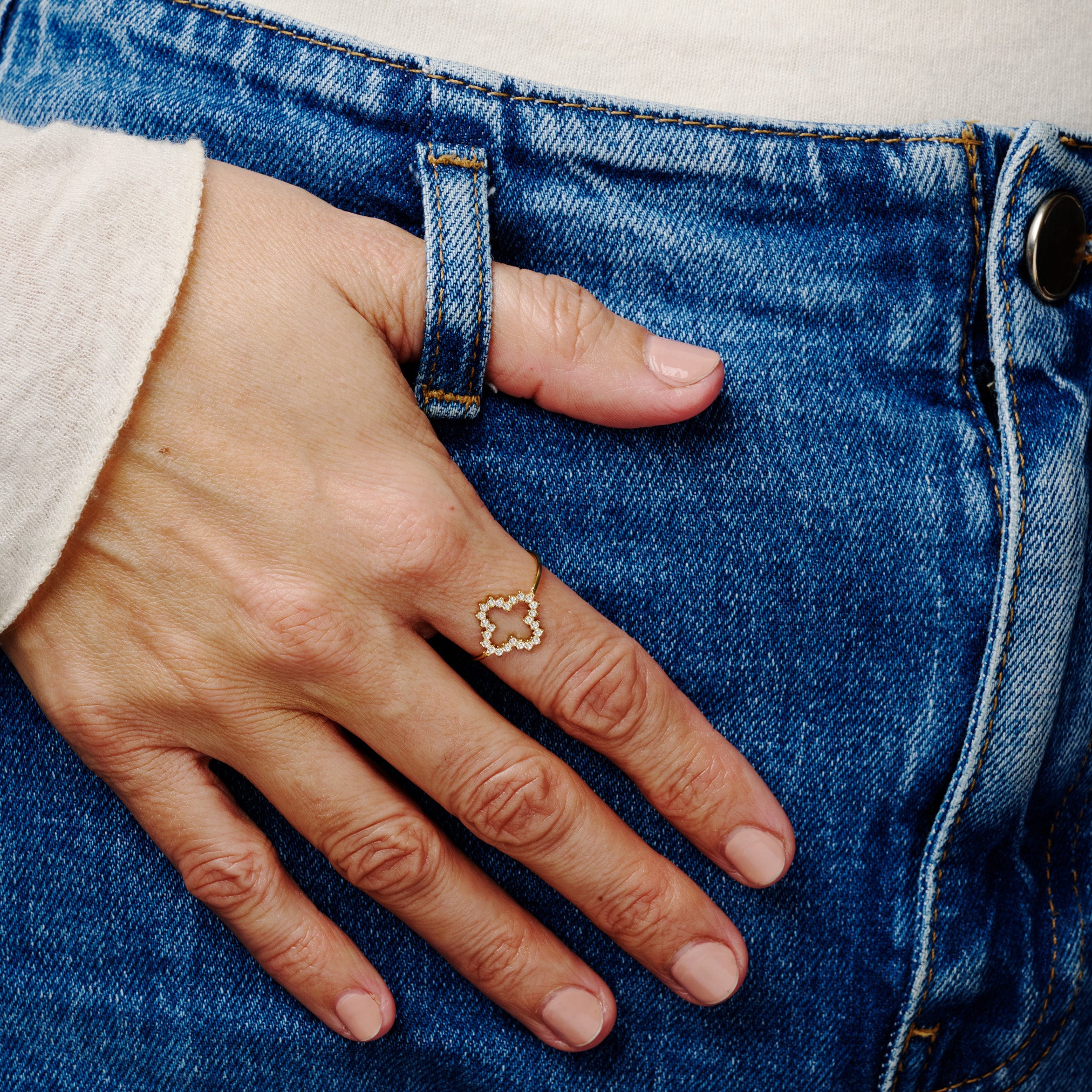CLUSTER CLOVER ADJUSTABLE RING