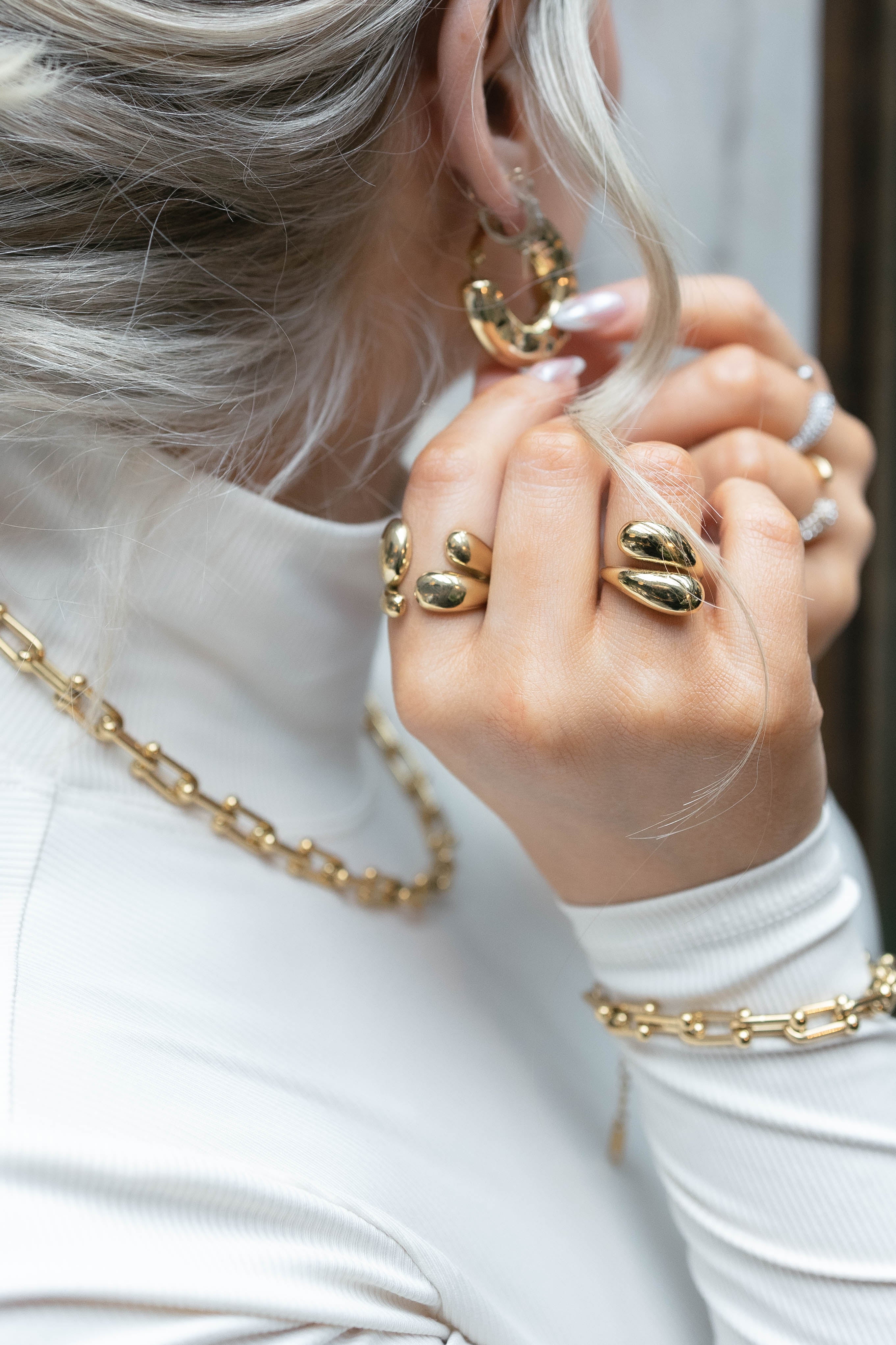 STATEMENT LINK BRACELET