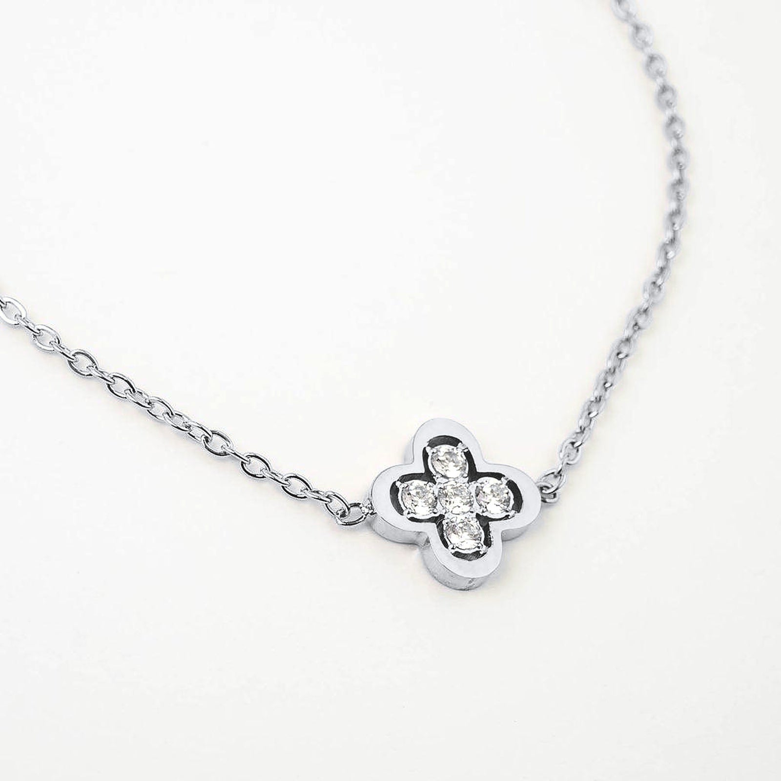 ELEGANCE CLOVER BRACELET