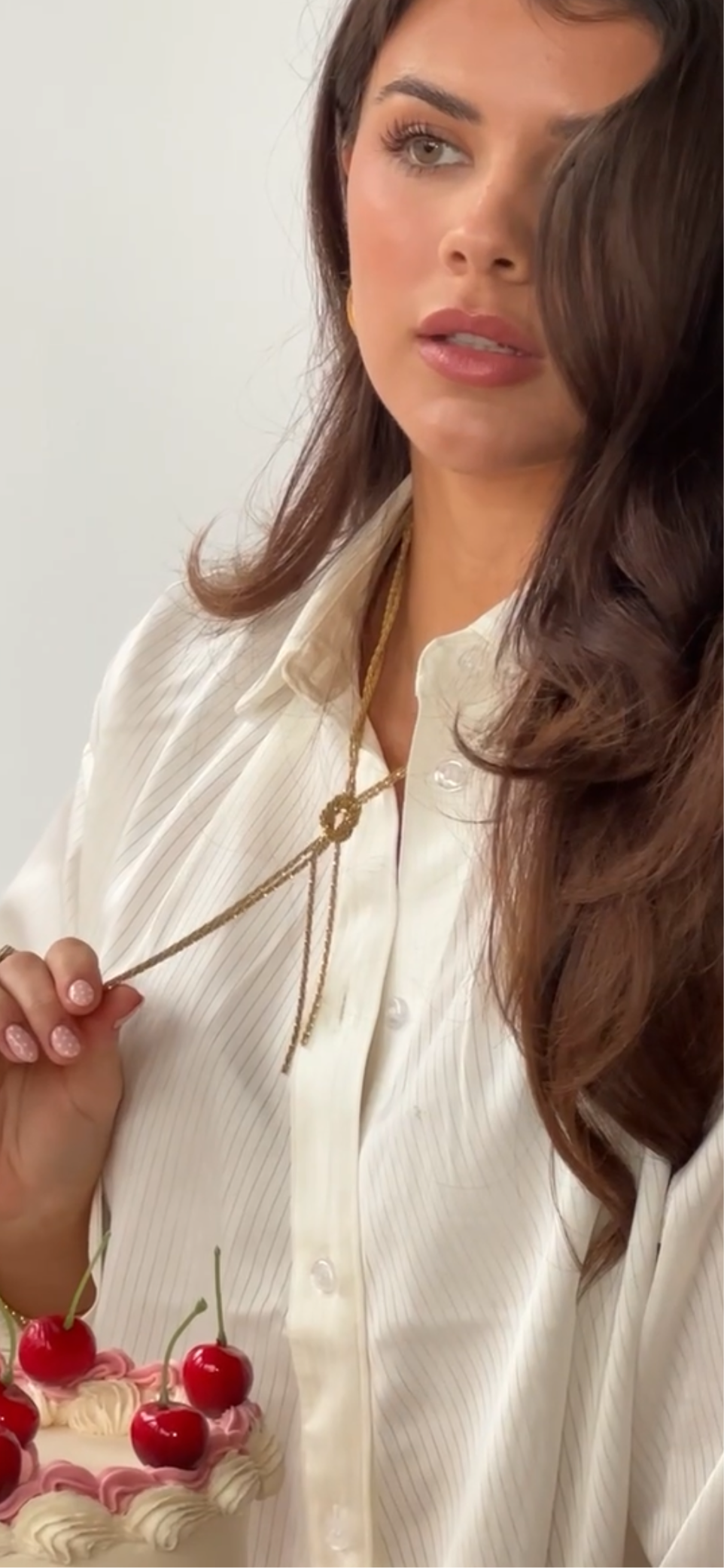 TWISTY SHIMMER DROP DOWN NECKLACE