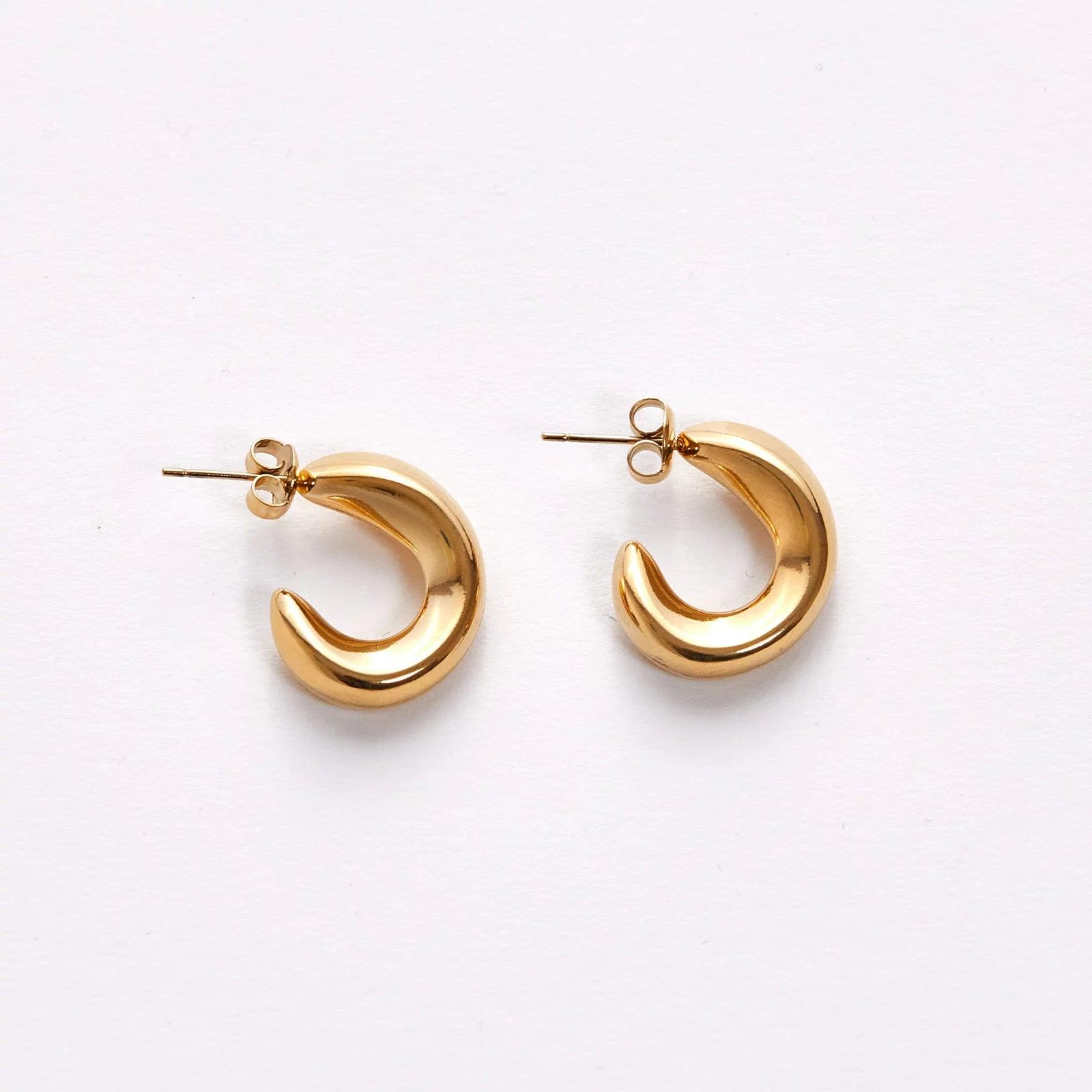 DILLIE GOLD HOOP EARRINGS - Lynott Jewellery