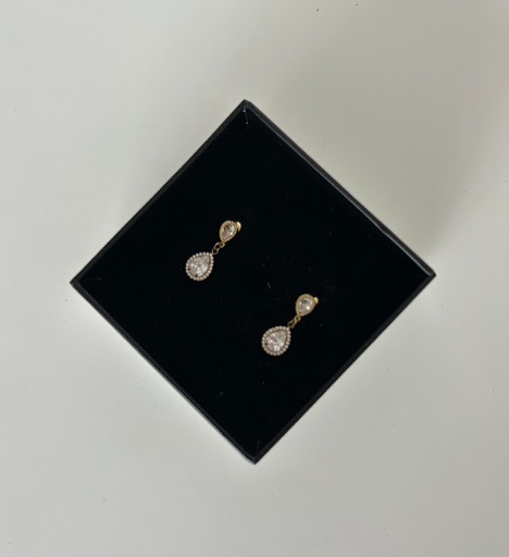 Diamond Oval Drop - The Vault