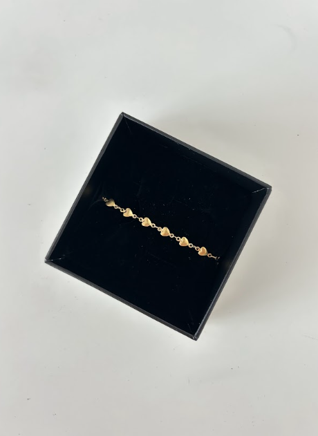 HEART ON REPEAT BRACELET - The Vault