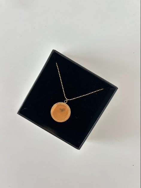 RIBBED DISC NECKLACE - The Vault