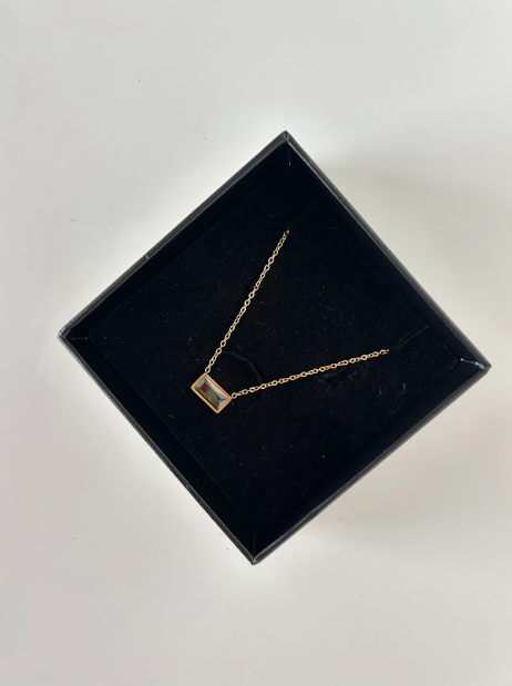 MIA LILAC BAGUETTE NECKLACE - The Vault