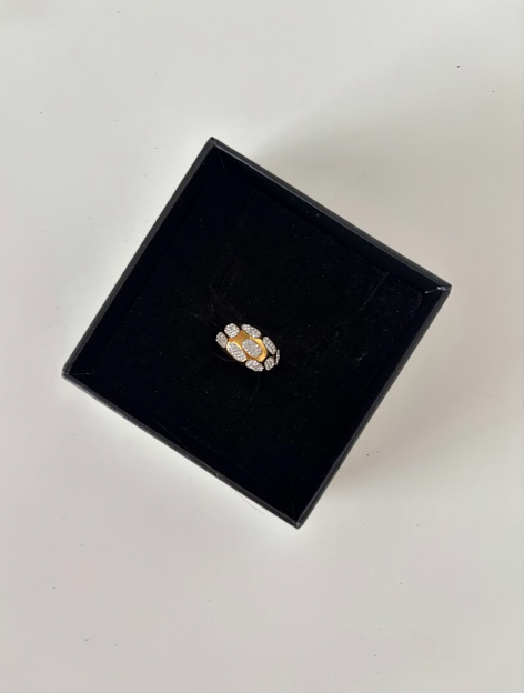 PATTERN CRYSTAL RING SIZE 7- The Vault