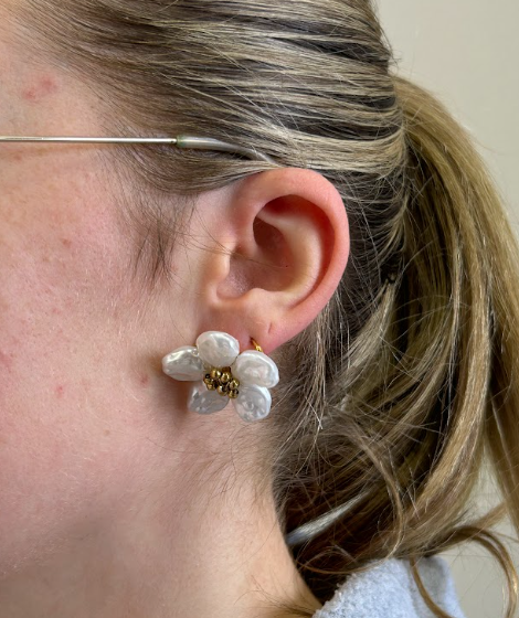 4 Leaf Pearl Stud - The Vault
