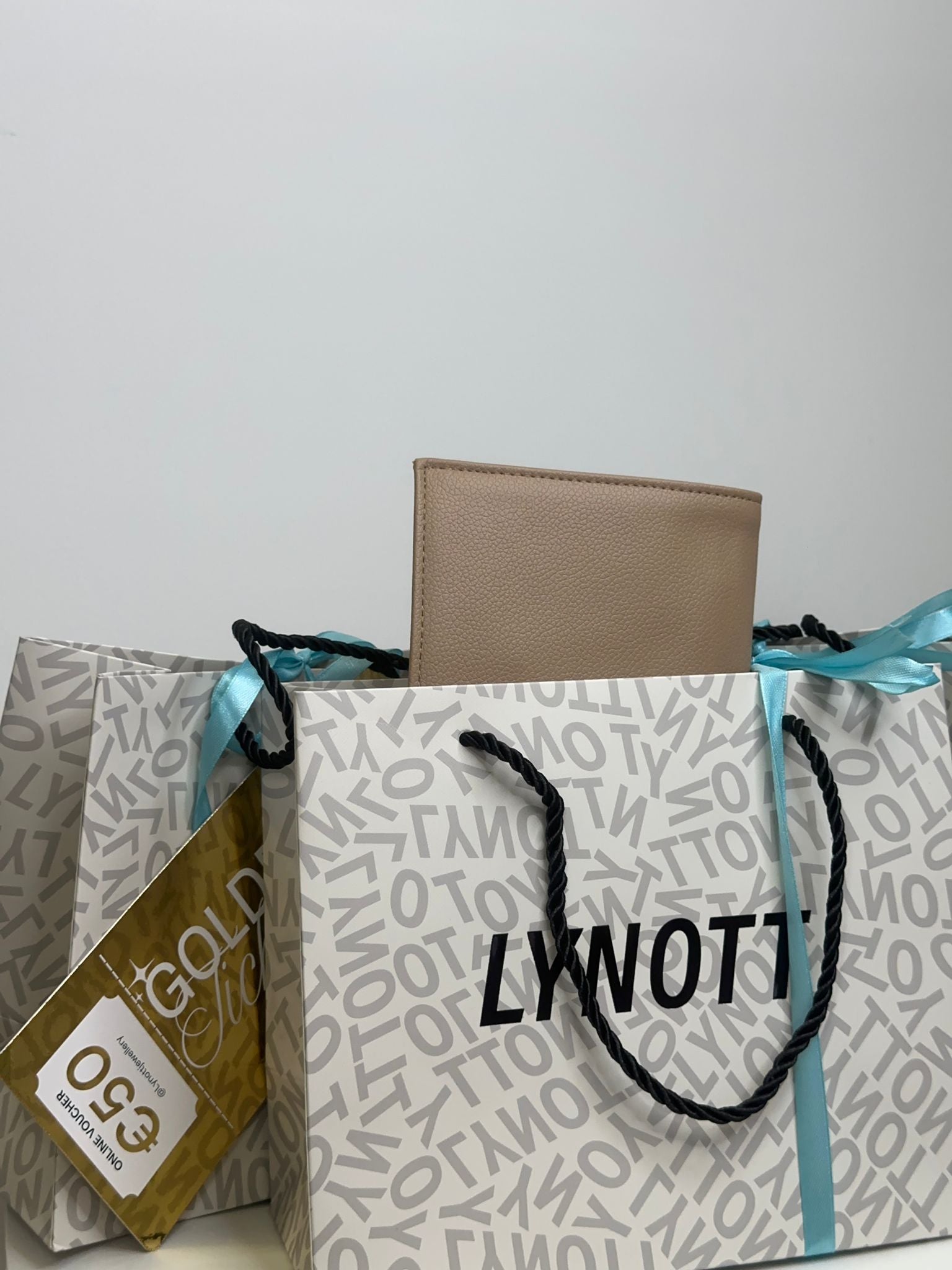 Winter Wonder Luxe Mystery Bag (Win a Golden ticket!)